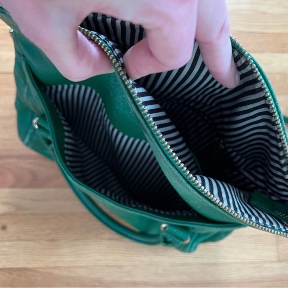 Kate Spade Purse - Picture 2 of 2